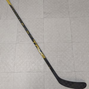 Junior True Catalyst 3X3 Right Handed Hockey Stick, T28, 30 flex (New)