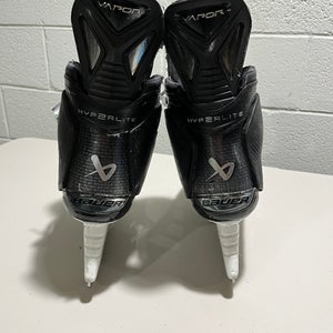 Bauer Vapor Hyperlite 2 Hockey Skates Pro Stock 9 (Used)