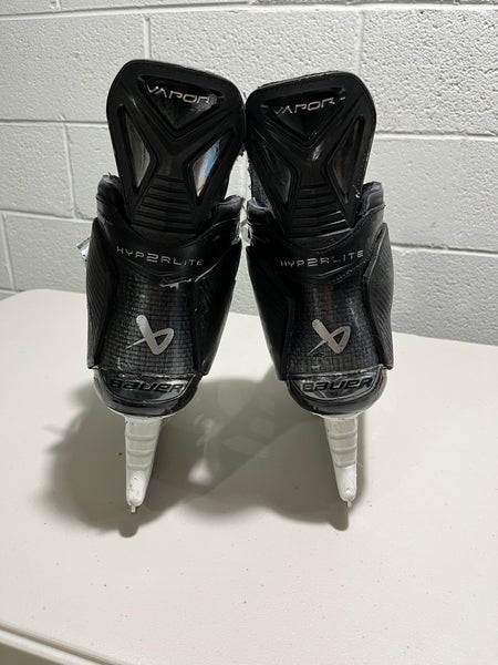 Bauer Vapor Hyperlite 2 Hockey Skates Pro Stock 9 (Used)