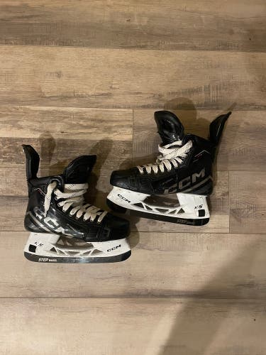 CCM JetSpeed FT6 Pro Hockey Skates Regular Width Pro Stock 7.5 (Used)