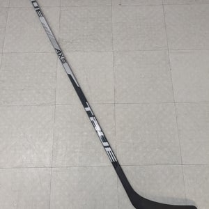 Intermediate True AX5 Right Handed Hockey Stick, TC2 curve, 58 flex (New)