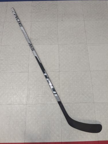 Intermediate True AX5 Right Handed Hockey Stick, TC2 curve, 58 flex (New)