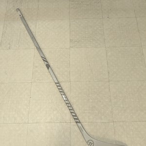 Junior Warrior Alpha LX2 Right Handed Hockey Stick, W88 Curve, 50 Flex (New)
