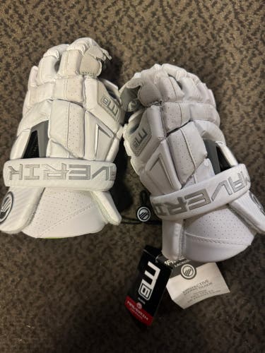 Maverik M6 Lacrosse Gloves Small (New) 10”