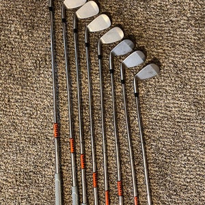 Men's 2023 Mizuno JPX 923 forged Right Handed Iron Set Stiff Flex Steel Shaft used (negotiable)