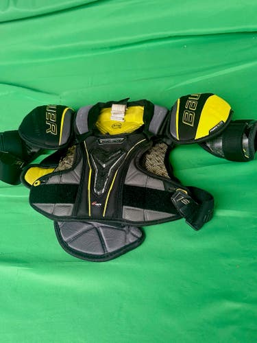Junior Used Small Bauer Supreme 1S Shoulder Pads