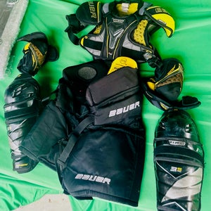 Used Medium Bauer Pro Stock Supreme TotalOne MX3 Hockey Pants