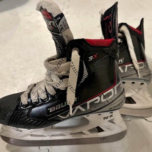 2024 Bauer Vapor 3X Hockey Skates Size 5.5 (Used)