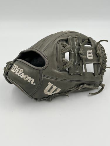 Wilson A2000 1786 11.5 Infield Baseball Glove