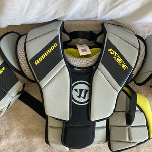 Junior Small / Medium Warrior Ritual X3E Goalie Chest Protector (Used)
