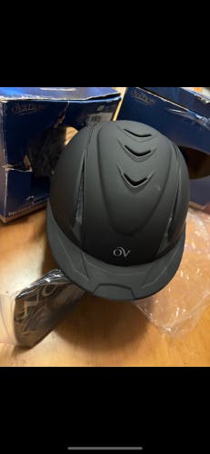 (New) New horseback riding helmet Ovation Sei Certified