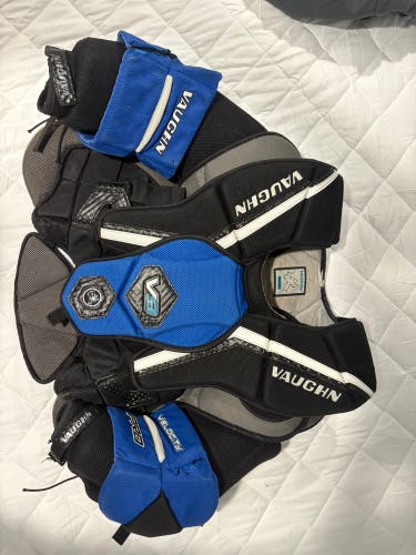Medium Vaughn Velocity V9 Goalie Chest Protector Pro Stock (Used)