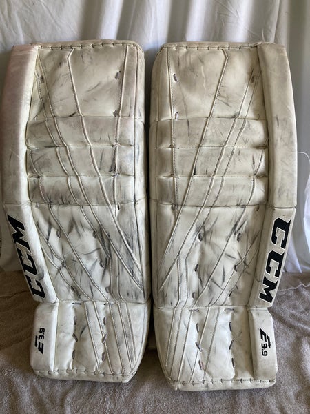 White 31" Intermediate CCM Extreme Flex E3.9 Goalie Leg Pads (Used)