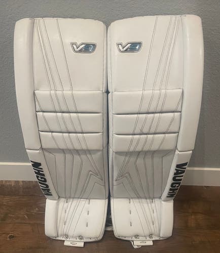 35" Vaughn Velocity V9 Pro Goalie Leg Pads (Used)