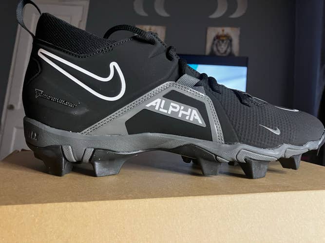 Men's Size M 10.5 (W 11.5) Nike Mid Top Molded Cleats (New)