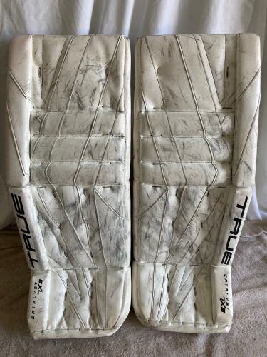 29"+2 True Catalyst 7X3 Goalie Leg Pads