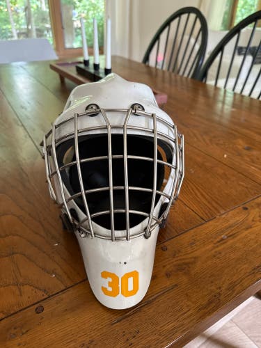 Senior Goalie Mask (Used)