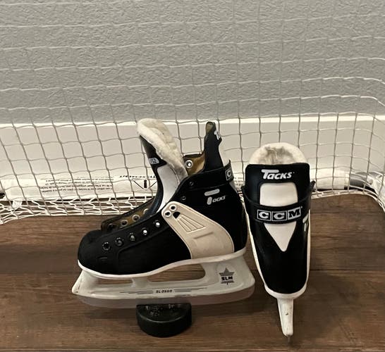 CCM Tacks Hockey Skates Size 1 (Used)