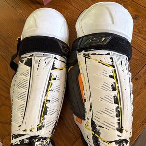 Senior CCM Super Tacks 15" Shin Pads (Used)
