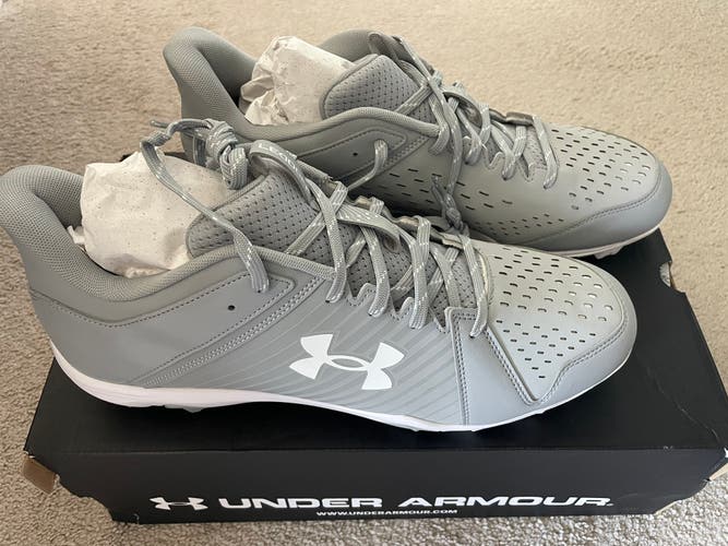 Gray Men's Size M 14.0 (W 15.0) Adult Under Armour Molded Cleats Cleats (New)