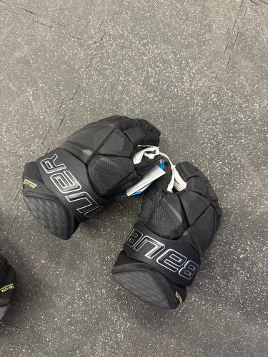 Bauer Vapor Hyperlite Gloves 13" (New)