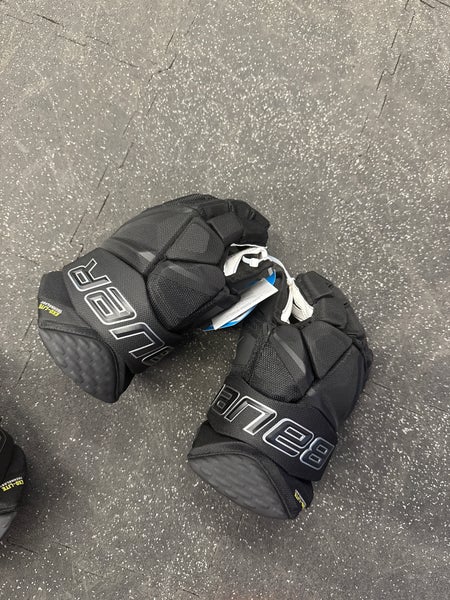 Bauer Vapor Hyperlite Gloves 13" (New)