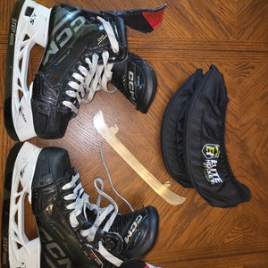 CCM JetSpeed FT690 Hockey Skates Regular Width Size 4 (Used)