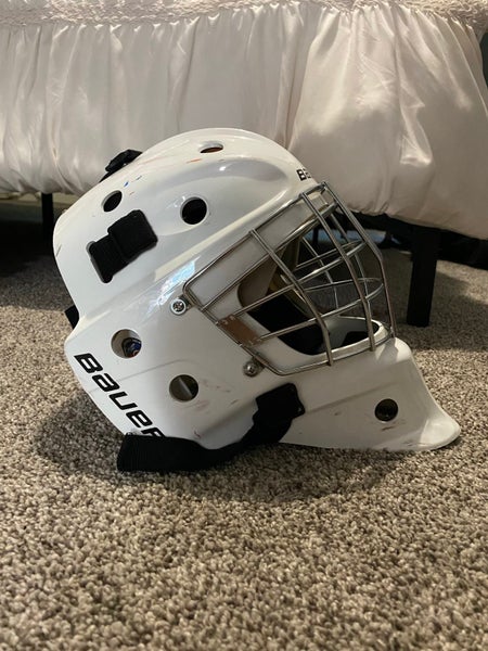 Senior Medium Bauer NME3 Goalie Mask (Used)