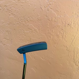 Blue Mizuno OMOI Blade Right Handed Putter (Used)
