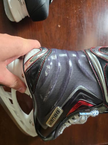 Bauer Vapor APX2 Hockey Skates Regular Width 9.5 (Used)