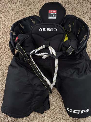 Junior Medium CCM Tacks AS 580 Hockey Pants (Used)