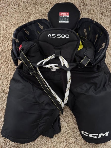Junior Medium CCM Tacks AS 580 Hockey Pants (Used)