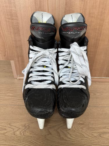 2024 Bauer Vapor Hyperlite 2 Hockey Skates Regular Width 8 (Used)