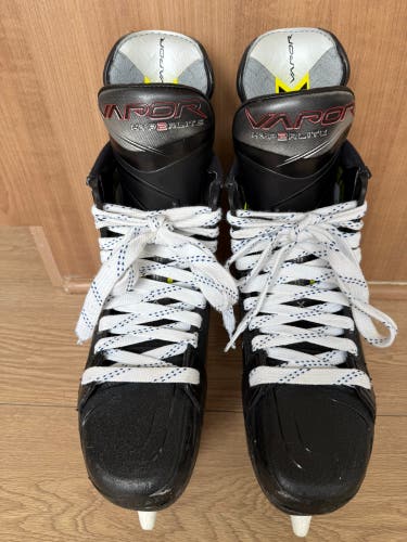 2024 Bauer Vapor Hyperlite 2 Hockey Skates Regular Width 8.5 (Used)