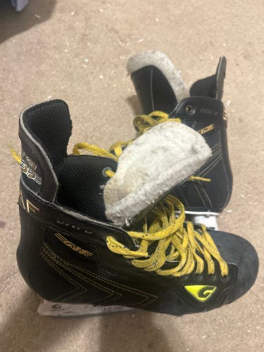 Graf G35 Hockey Skates Wide Width 8.5 (Used)