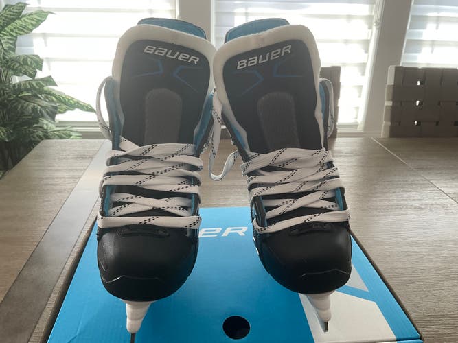 “NEW” Youth 2025 Bauer XLP Hockey Skates Regular Width 13 (New)