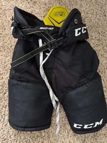 Junior Small CCM Tacks 9040 Hockey Pants (Used)