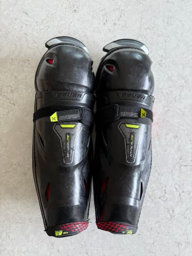 Senior Bauer Vapor Hyperlite 15" Shin Pads (Used)