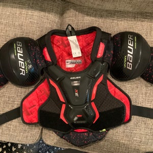 Medium Intermediate Bauer Vapor 3X Shoulder Pads (New)