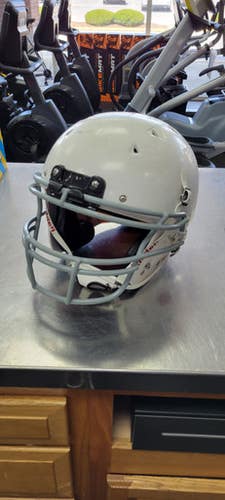 Used Schutt YTH LG RECRUIT FB Helmet White LG 11497-S000151335