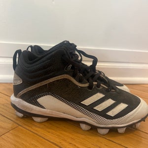 Unisex 4Y (Big Kids / Youth) Youth Adidas Molded Cleats Cleats (Used)