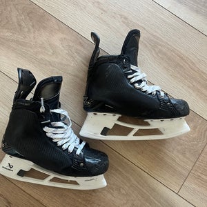 2023 Bauer Supreme Mach Hockey Skates Regular Width Pro Stock 8 (Used)