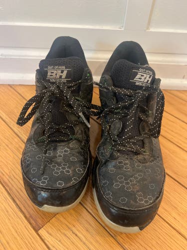 Kid's 3.5Y (Big Kids / Youth) Under Armour (Used)