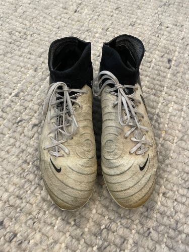 Unisex Size M 6.0 (W 7.0) Nike Phantom Luna Elite Cleats (Used)