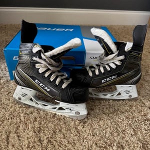 CCM Tacks 9060 Hockey Skates Regular Width Size 1.5 (Used)