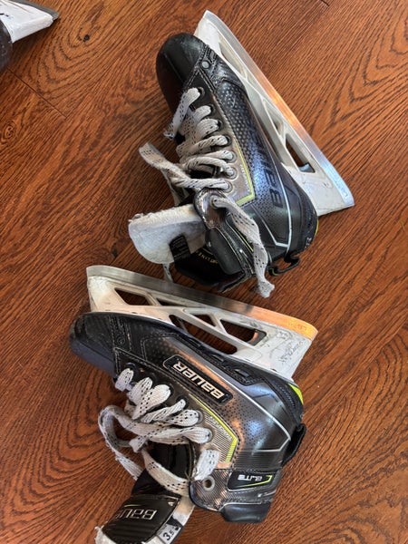 Bauer Elite Hockey Goalie Skates Size 3.5 (Used)