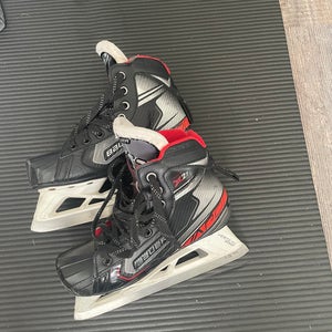 2020 Bauer Vapor X2.7 Hockey Goalie Skates Regular Width Size 3.5 (Used)