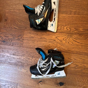 True TF7 Hockey Goalie Skates Regular Width Size 4.5 (Used)