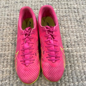 Pink Unisex Size M 6.5 (W 7.5) Adult Nike Shoes (Used)