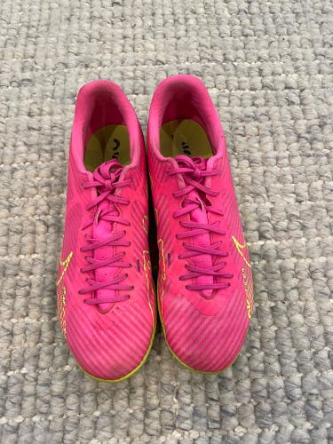 Pink Unisex Size M 6.5 (W 7.5) Adult Nike Shoes (Used)